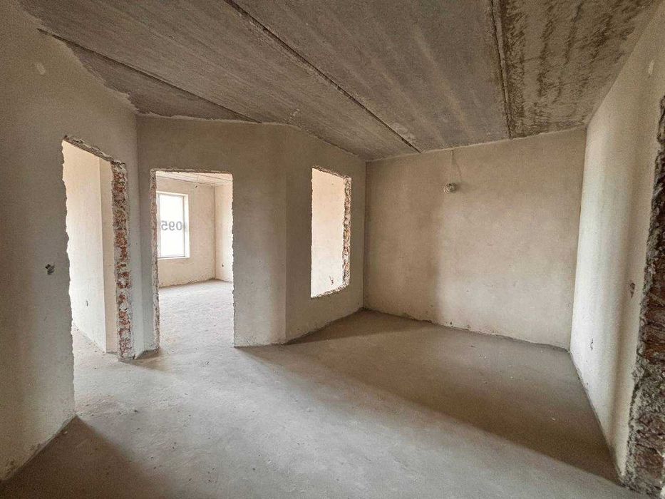 Найвигідніша пропозиція в центрі! Велика трикімнатна квартира!