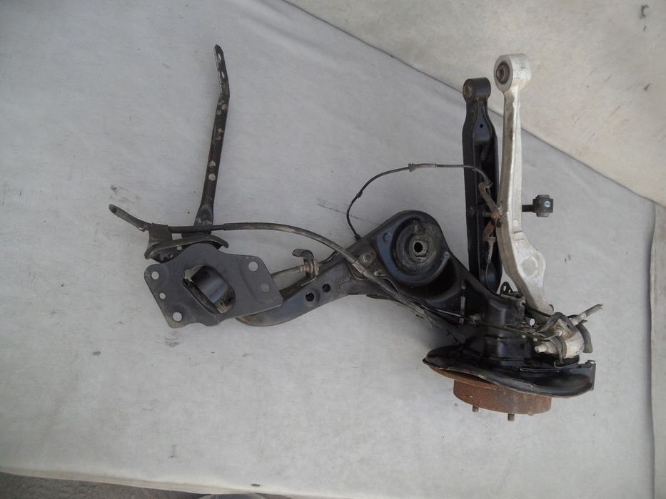 ZAWIESZENIE ZWROTNICA PIASTA WAHACZ LEWY TYŁ NISSAN QASHQAI I J10