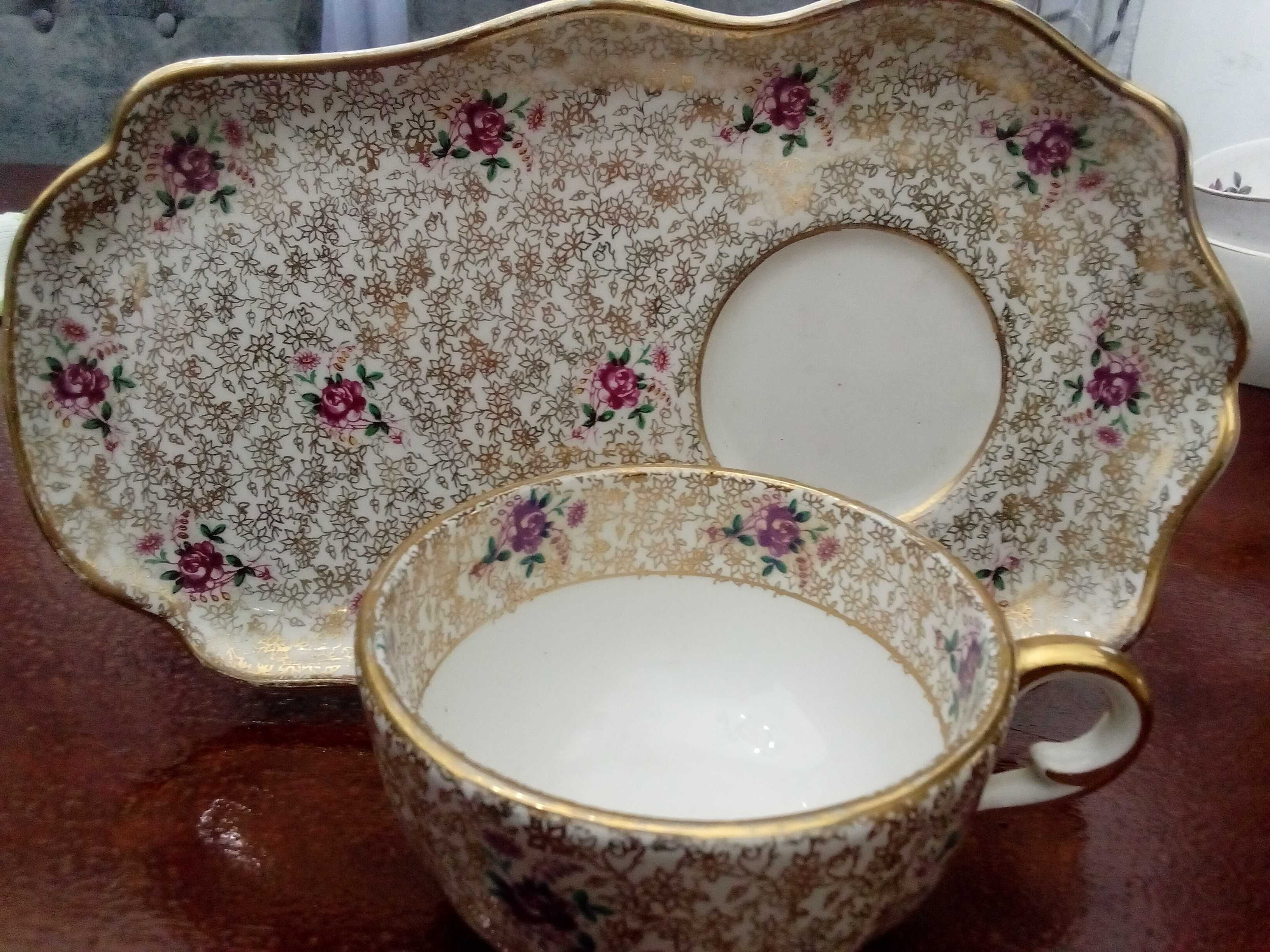 Vendo chávena com prato com flores e dourado Athenea OAL 2110 Coleção