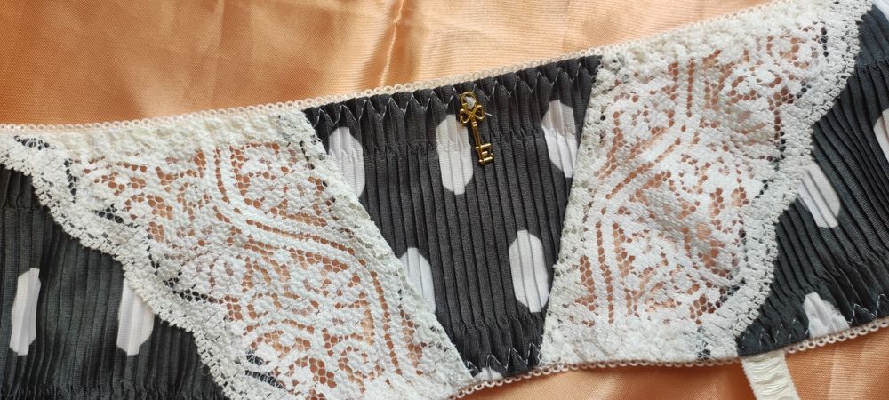 Пояс для панчіх, чулок