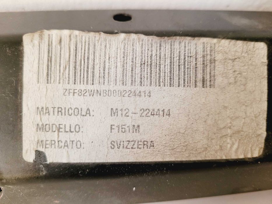 Ferrari GTC4 - pas przedni wzmocnienie czołowe belka górna wspornik