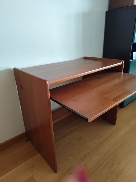 Secretaria para trabalhar/ mesa escritório