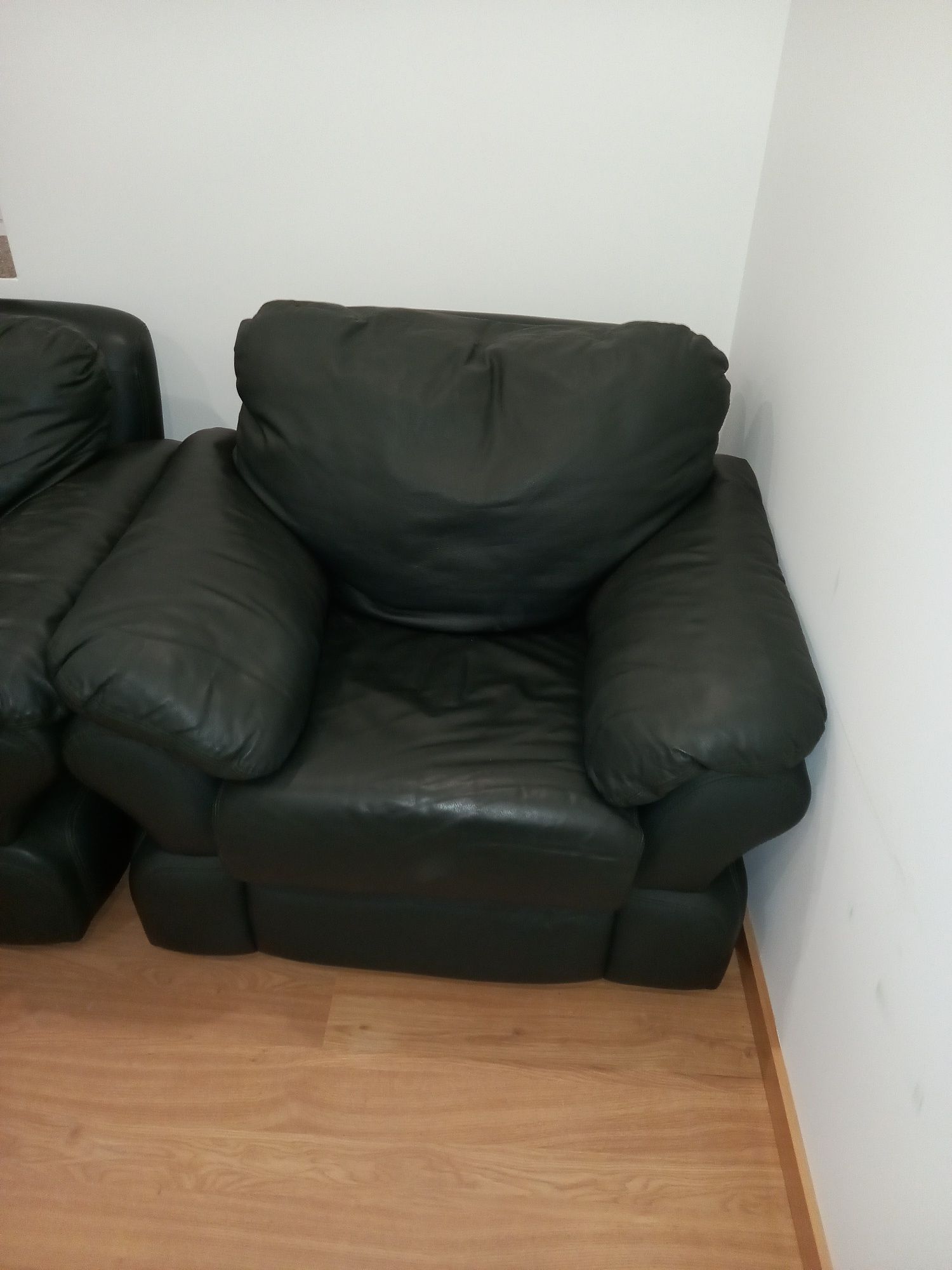 Sofas em pele como novos