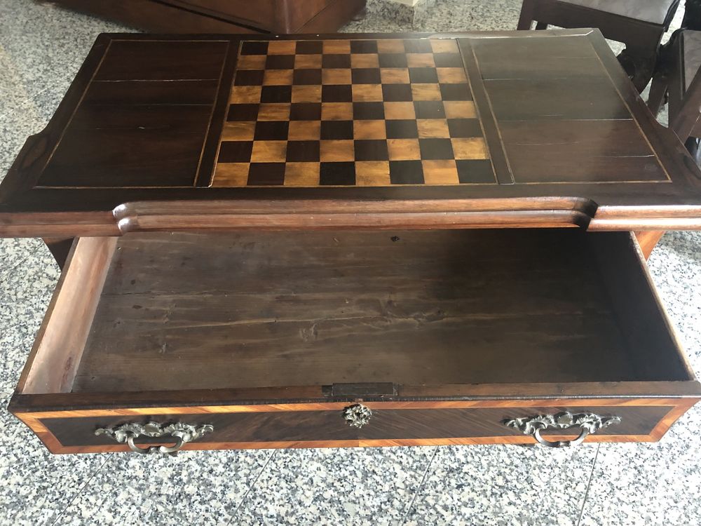 Mesa de jogo antiga