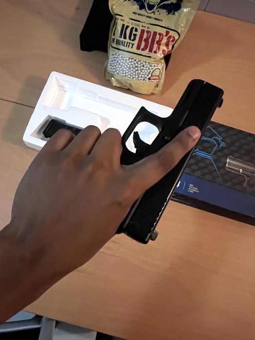 PISTOLA GLOCK 23 GREEN GAS BLOWBACK Airsoft ( Com bbs Incluidos )