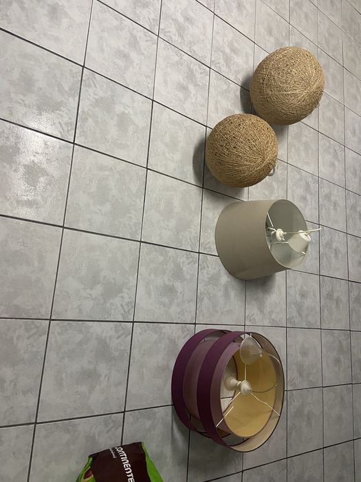 Candeiros e aquecedor de toalhas