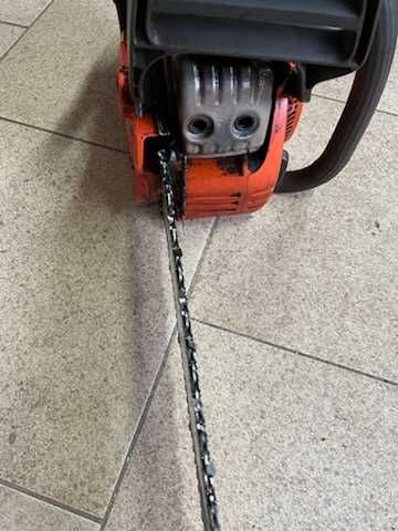 Piła, Pilarka spalinowa Husqvarna 135