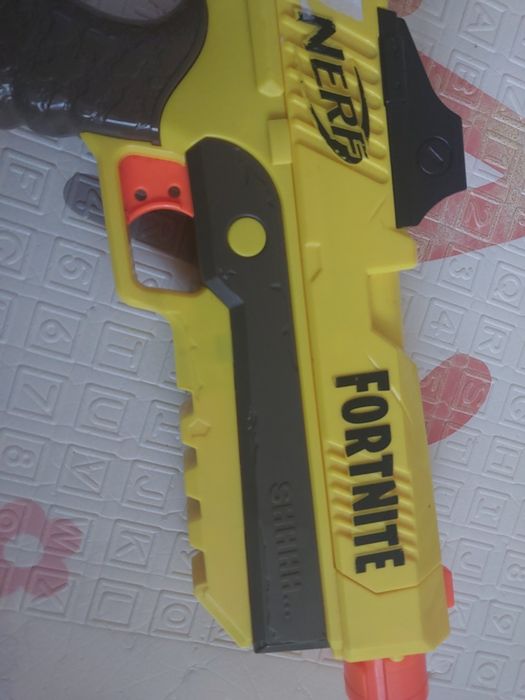 Pistolet nerf fortniite