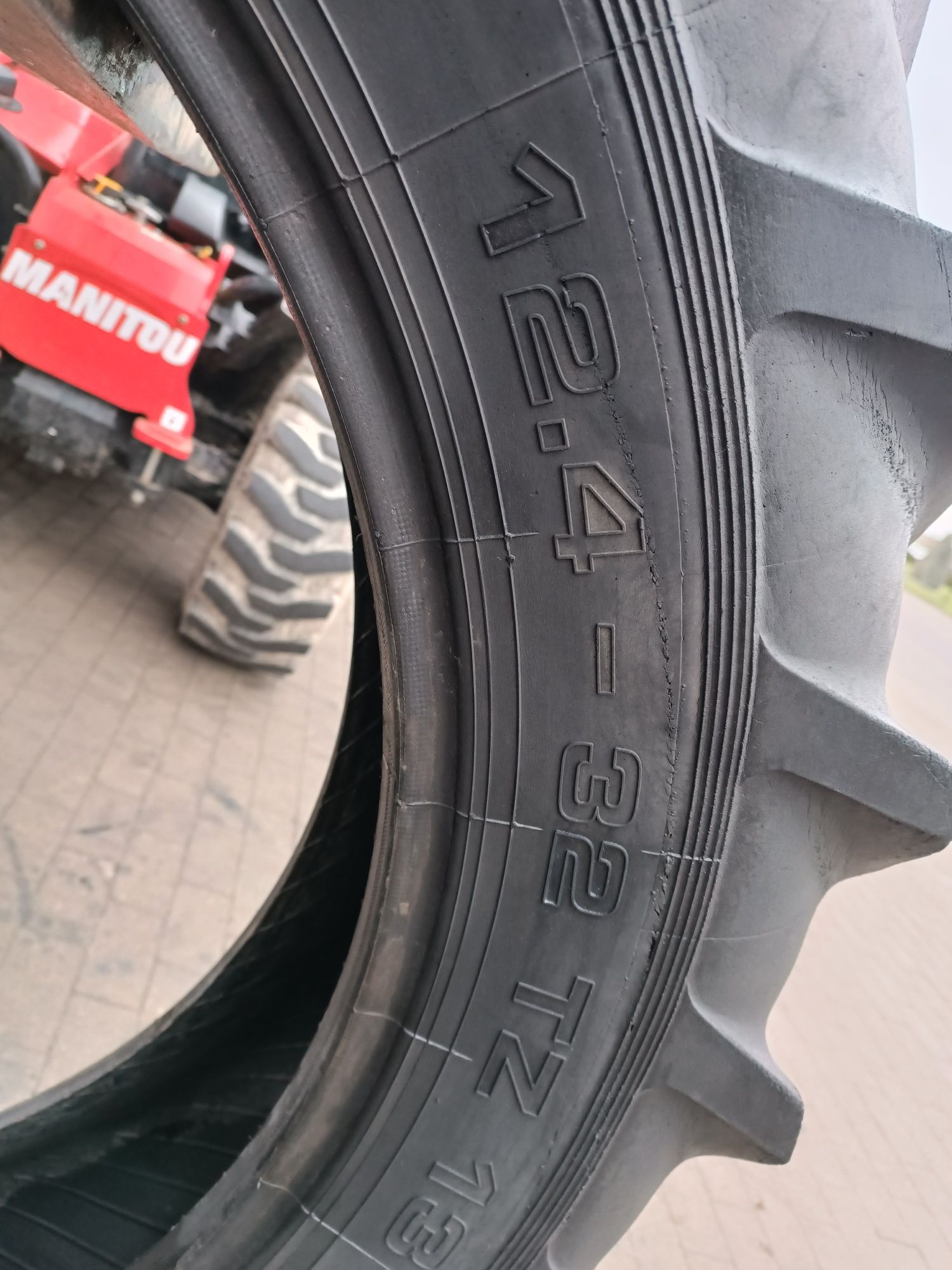 12.4-32 Barum TZ 13  12.4R32