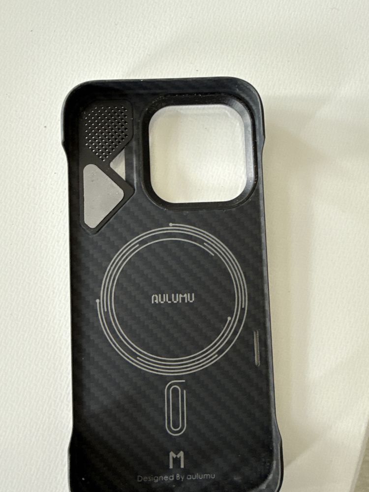 Capa como nova com pouco uso. Para iphone 16 Pro