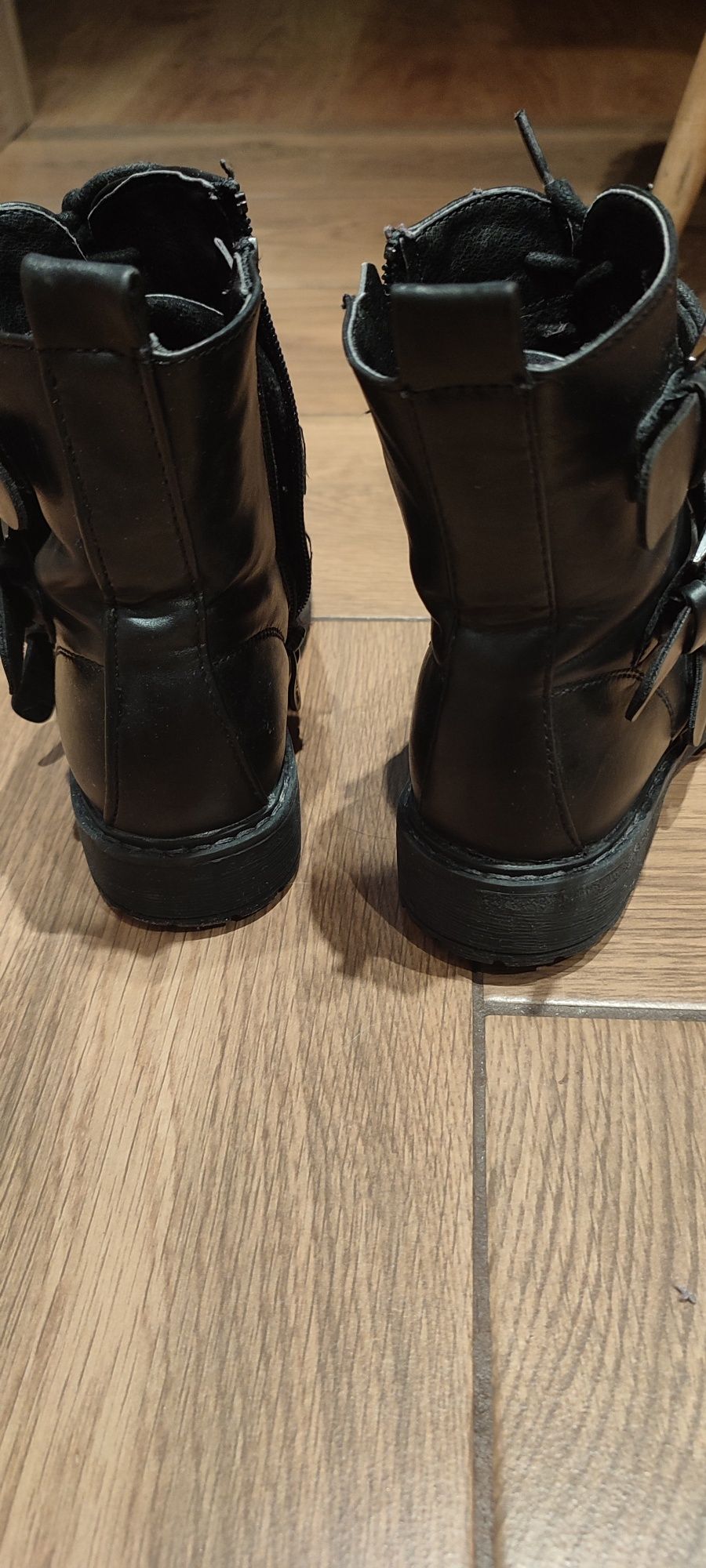 Buty botki czarne roz.33
