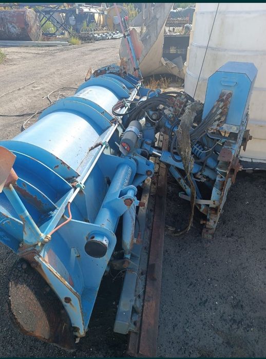 Pług do śniegu własna hydraulika