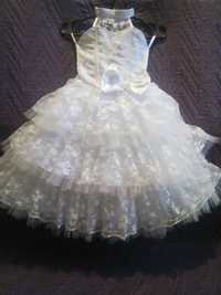 Белоснежное платье для принцессы 5 -7  лет