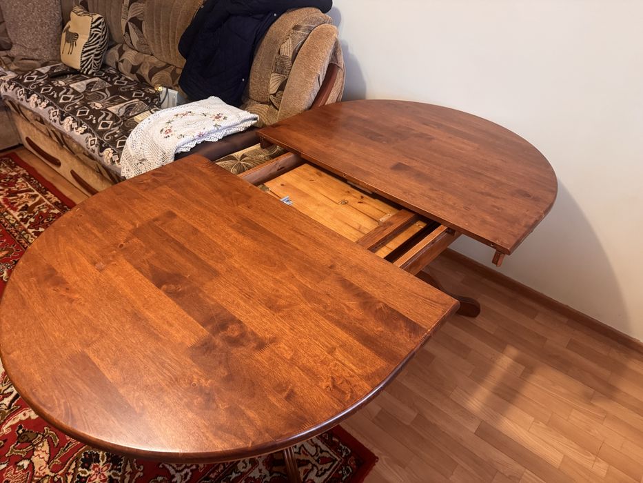 Стіл для свят, обідів