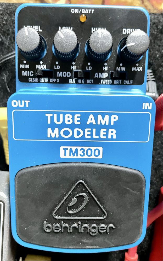 Behringer Tube Amp Modeler TM300