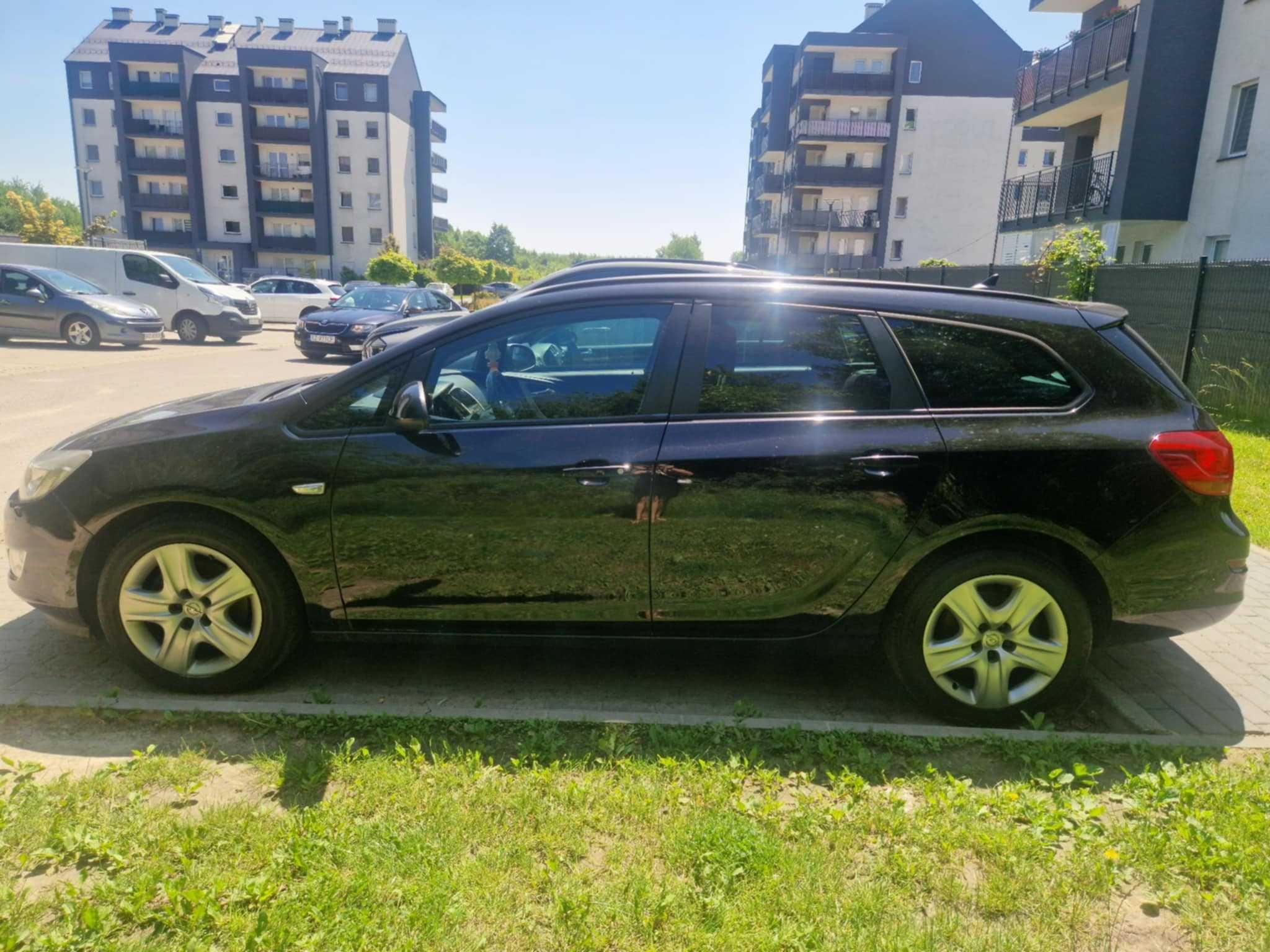 Opel Astra J Sport Tourer 2.0 CDTI 160KM – 2011r.