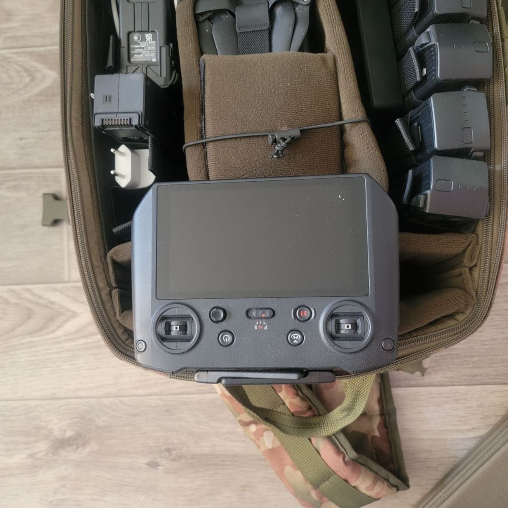 Продам DJI Mavic 3 Combo Plus с 8 аккумуляторами и аксессуарами