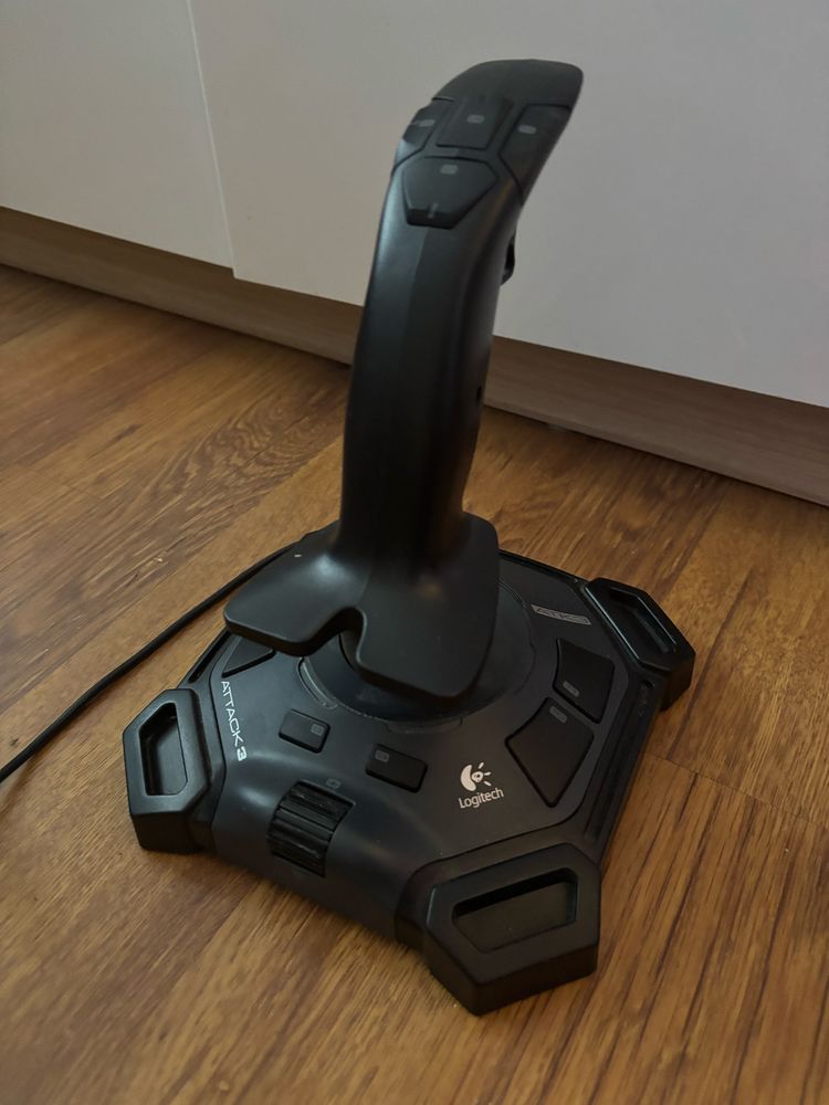 Joystick Logitech Attack 3