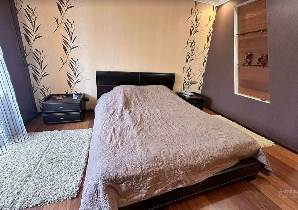 Простора 3-кімнатна квартира у центрі Хмельницького