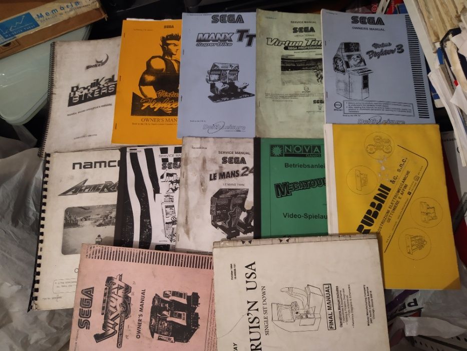 Varios manuais e material videogames preço sob consulta
