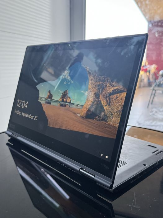 Lenovo ThinkPad X1 Yoga ( touch + magic pen )
