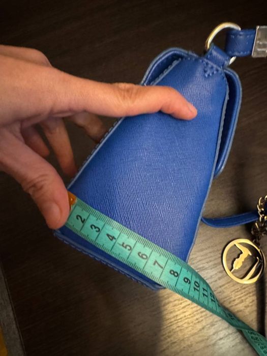 Сумка  кросбоді від бренду trussardi