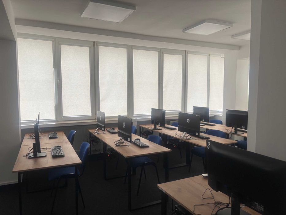 Pracownia komputerowa Sala Katowice wynajem komputerów laptopów 1000zł
