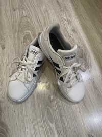 Adidas Grand Court damskie buty białe sportowe rozmiar 38,5