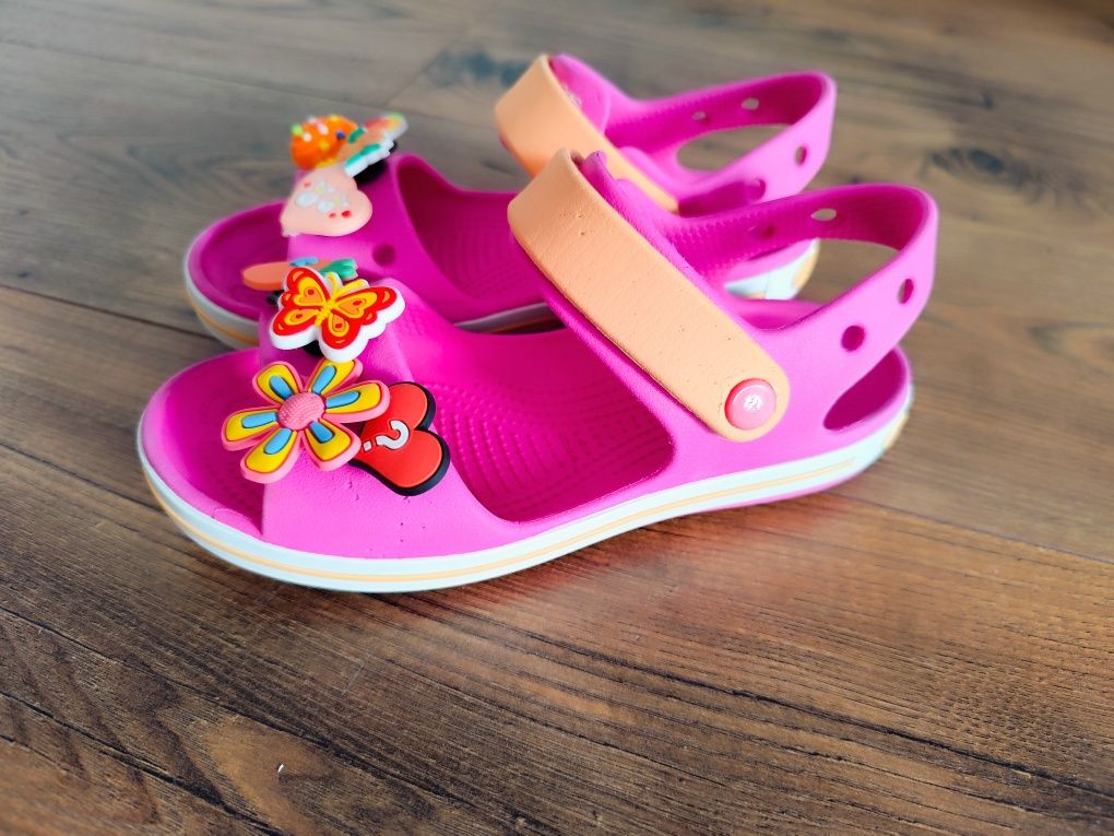 Crocs J1 31 32 sandały gumowe buty do wody przypinki ozdoby