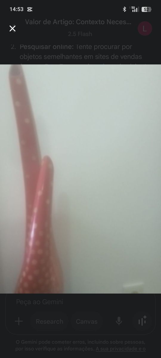 Item de decoração vermelho