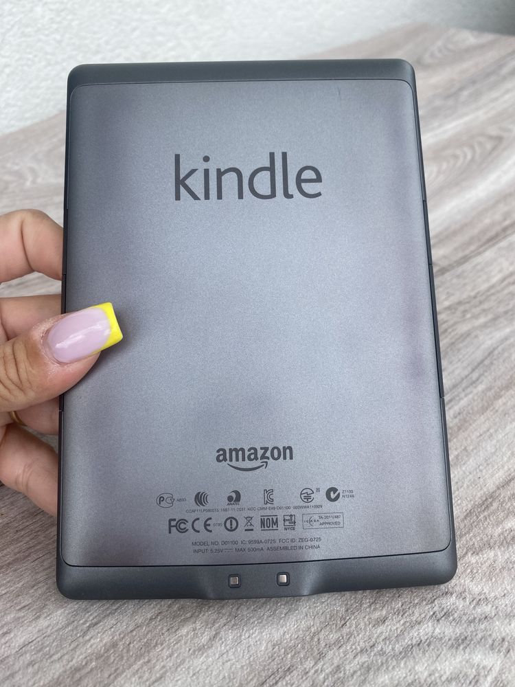 Kindle czytnik ebooków Amazon Kindle 4th Generation D01100