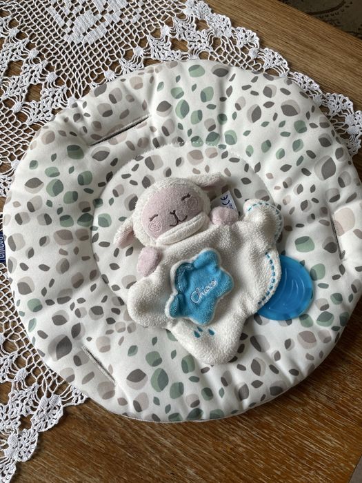 Подстилка седушка в коляску Chicco и игрушка погремушка