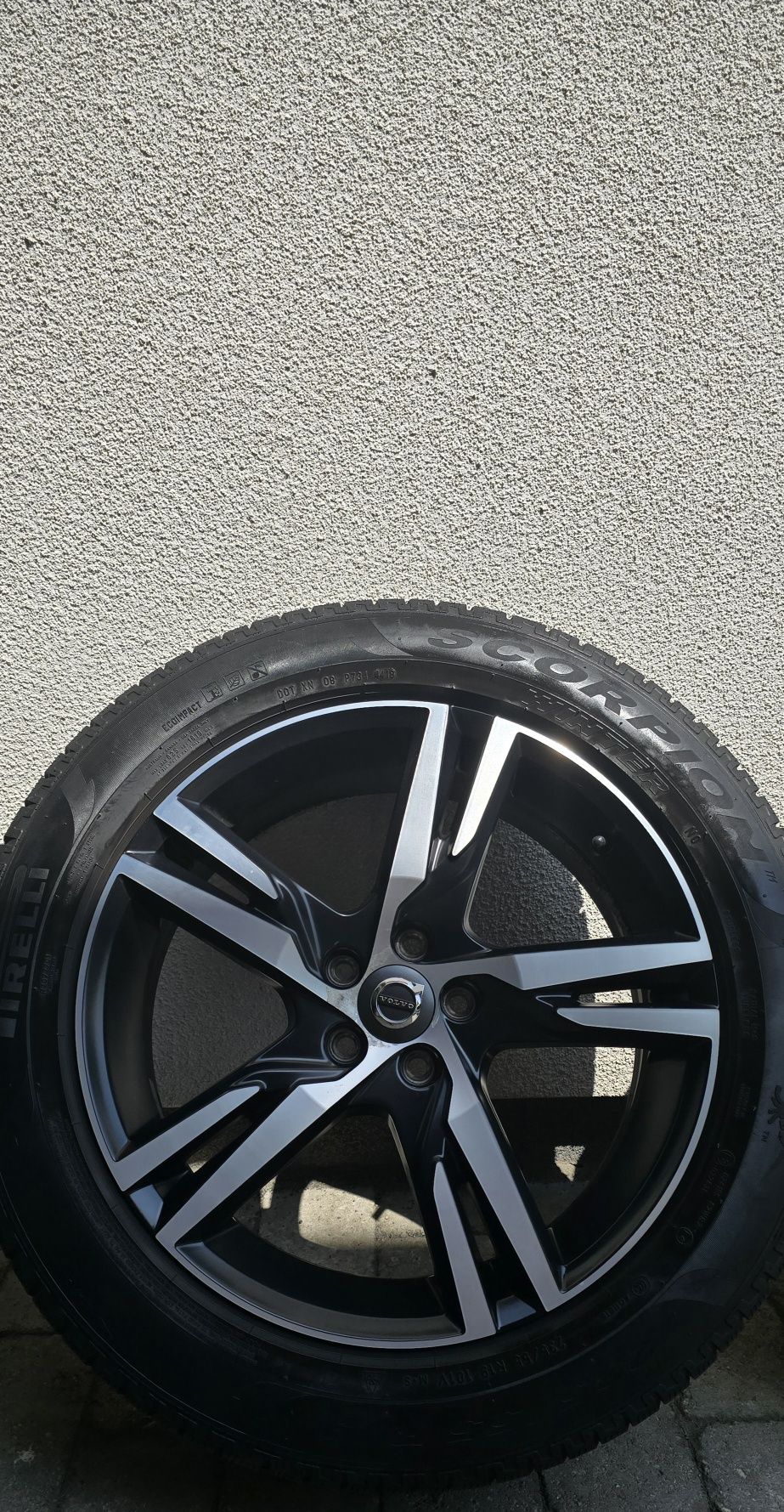 Koła opony zimowe Volvo XC40 XC60 7.5Jx19H2 Et50.5 5x108