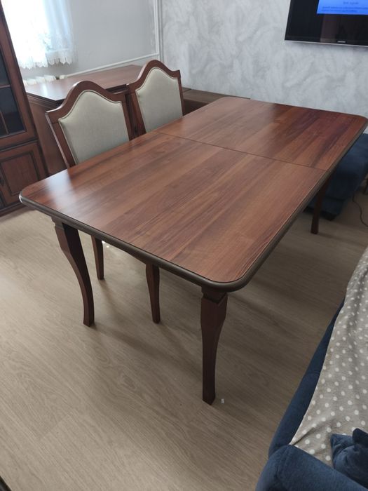 Zestaw mebli, Stół, krzesła, ława, komoda