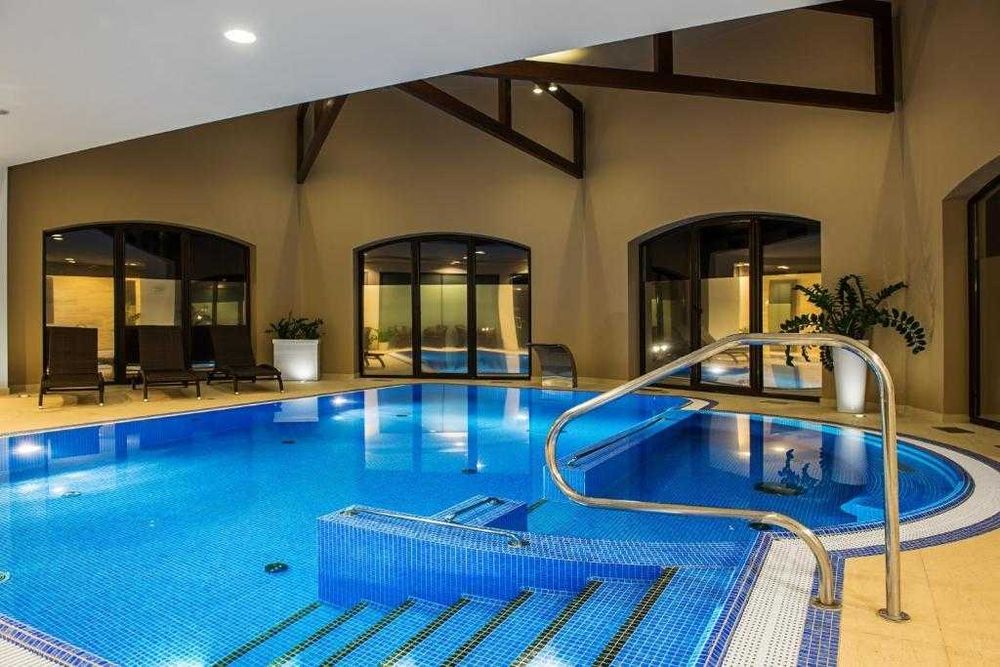 ŚWIĘTA  HOTEL 4* domki noclegi  pokoje KOLACJA kulig basen jacuzzi LAS