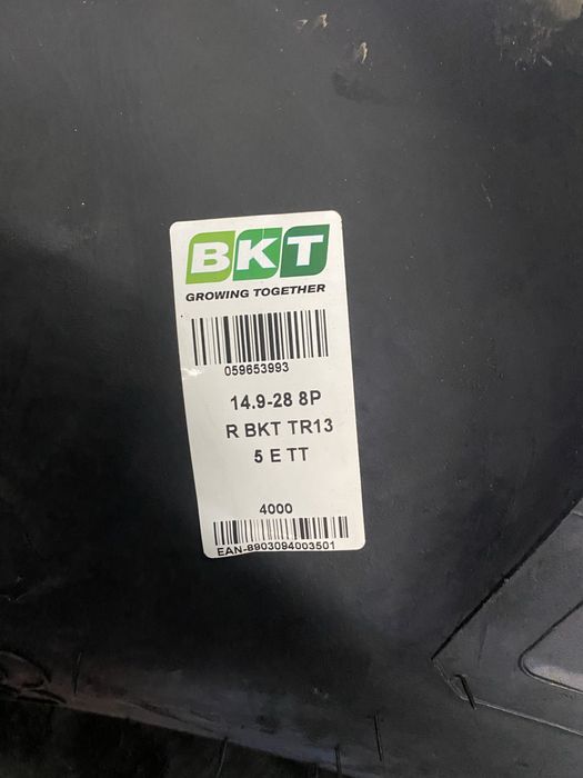 14,9-28 Opona BKT