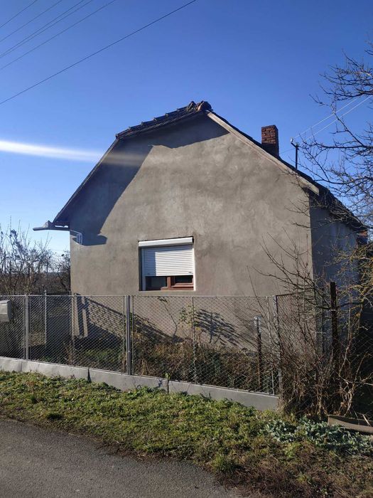 продам будинок Берегове неподалік