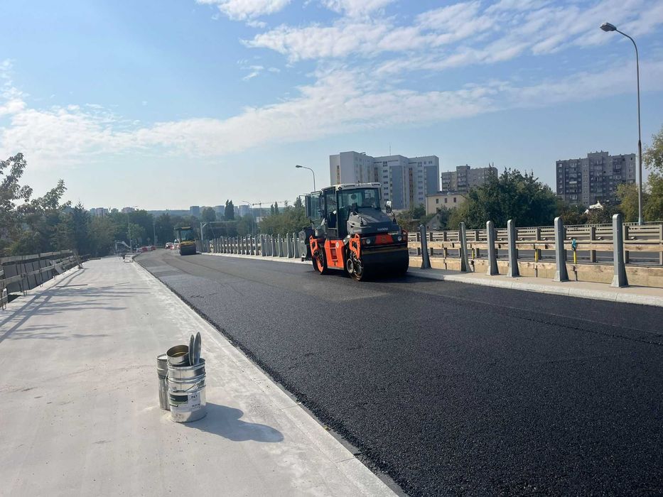 Wynajem -Koparki , Ładowarki, Rozściełacza ,Walca / Usługi Budowlane