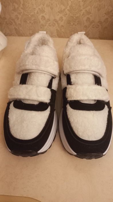 Кроссовки женские зимние