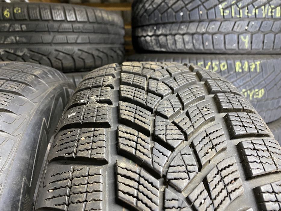 Зимові шини 225/60 R17 Goodyear