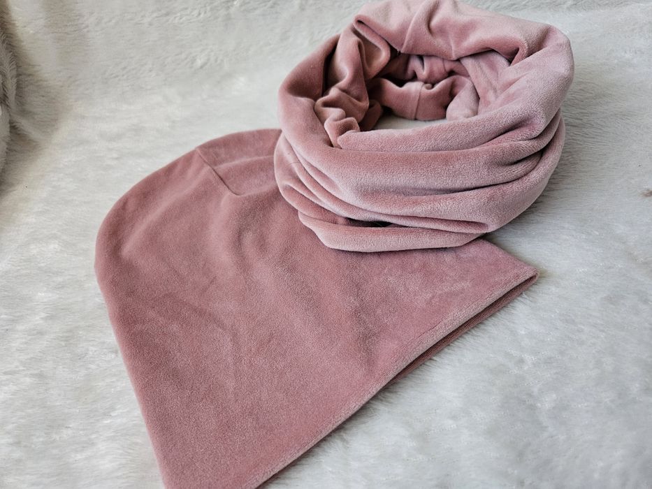 Zestaw czapka szal nowy pudrowy róż