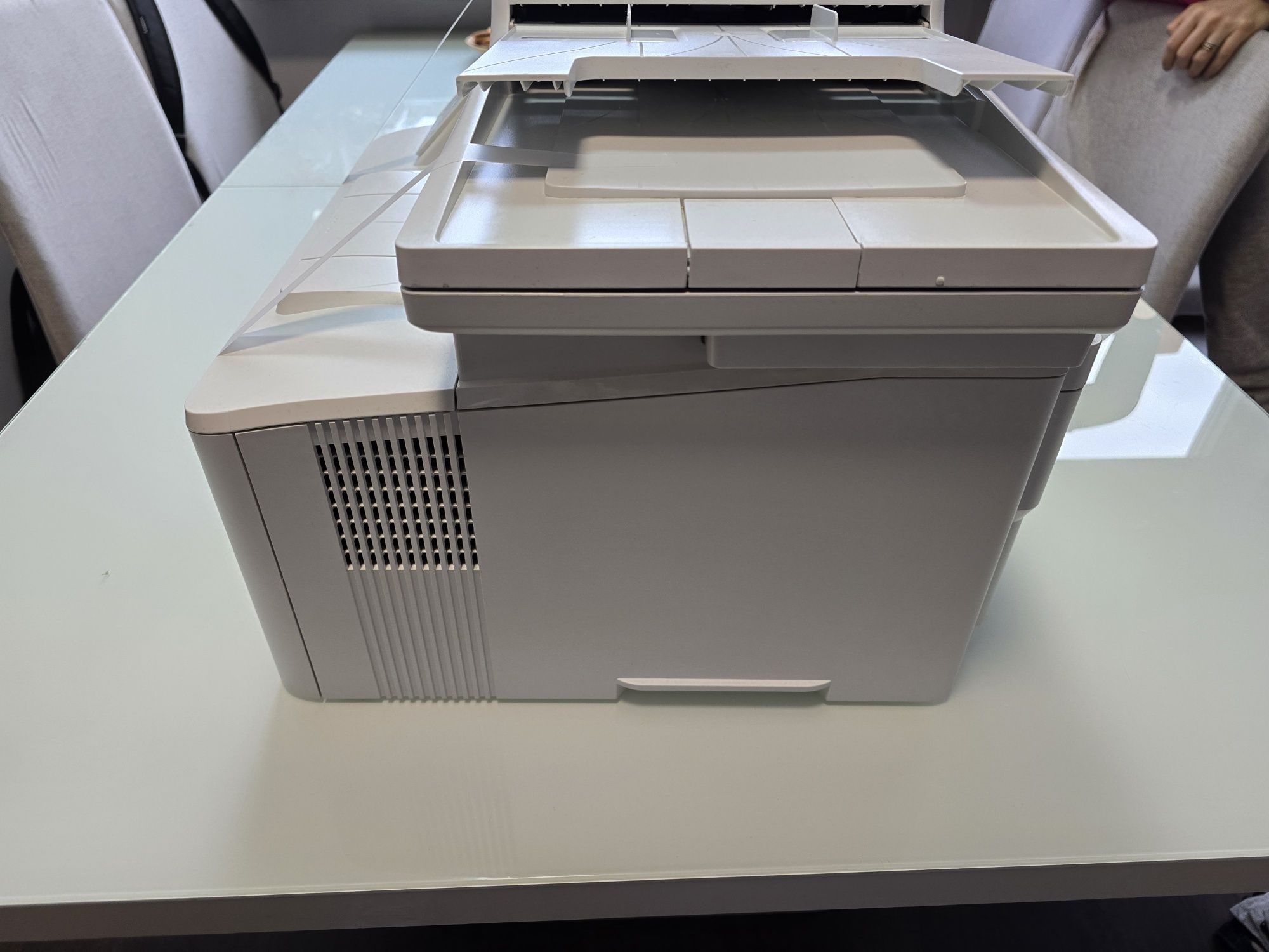 Urządzenie wielofunkcyjne HP MFP M227sdn. Drukarka i skaner w jednym.