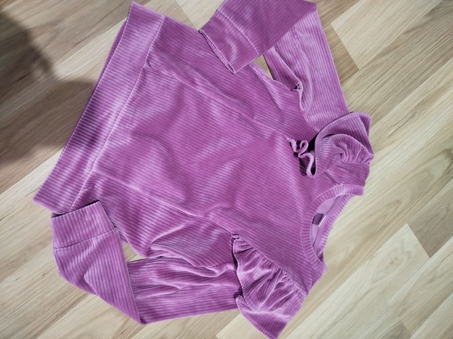 Bluza welurowa falbanki 128