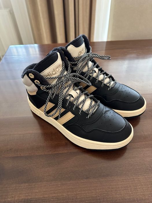 Adidas оригінал 41,5 Кросівки Hoops 3.0 Mid Lifestyle Basketball