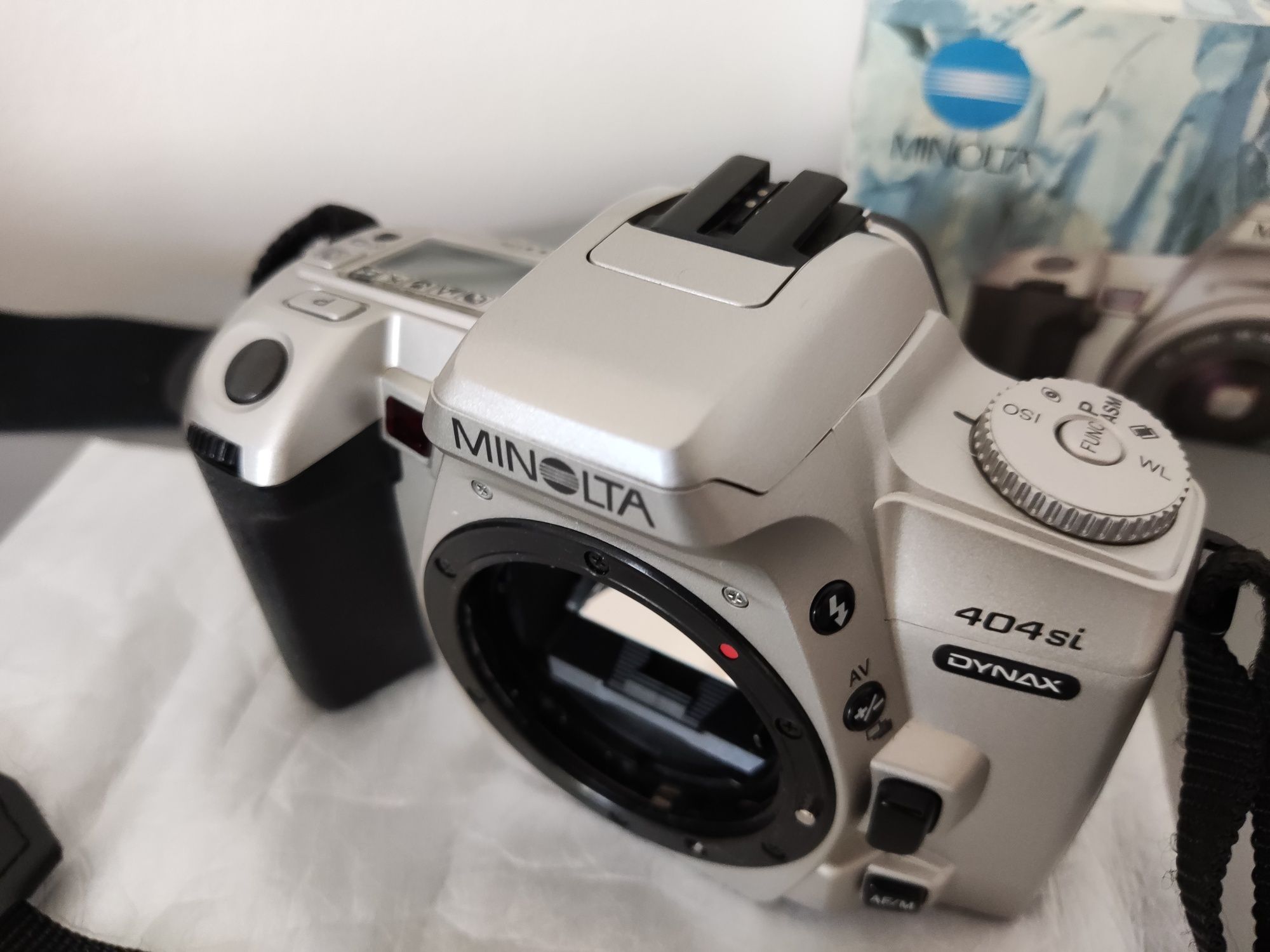 Minolta Dynax 404 si + Minolta AF 35-80mm 4-5.6