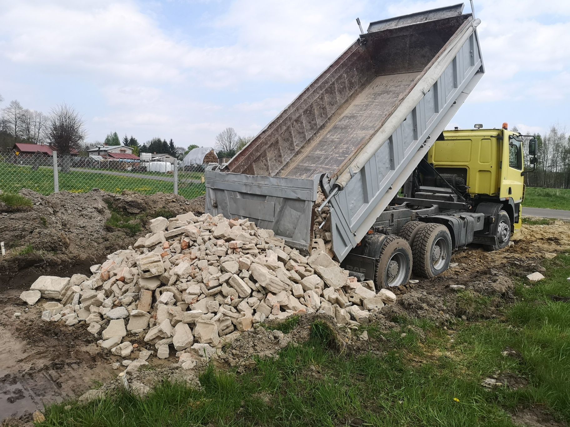 Oddam gruz, ziemie piach, kruszywo, destrukt. Możliwy transport