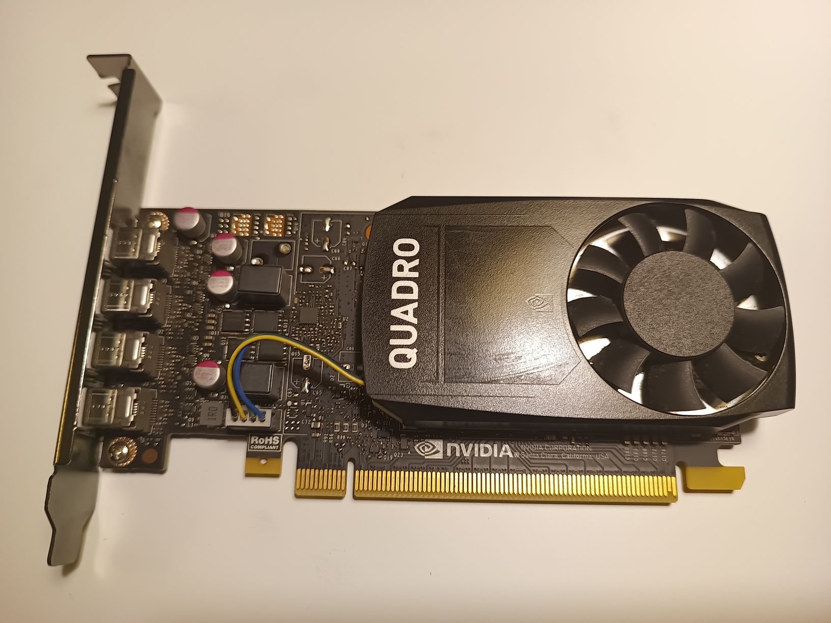 QUADRO P1000 4 GB GDDR5 4x