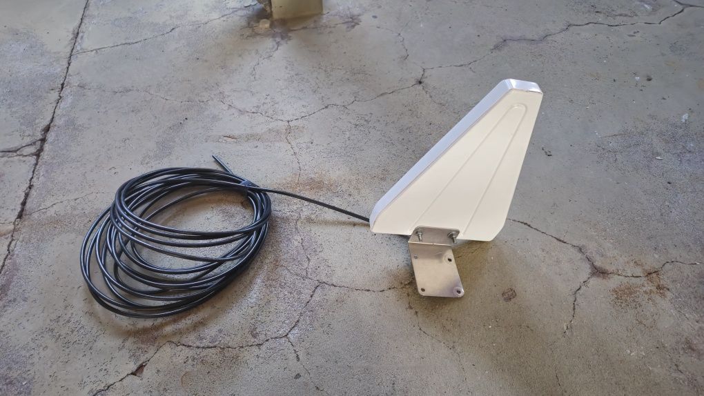 Antena GSM kierunkowa z przewodem 10 m