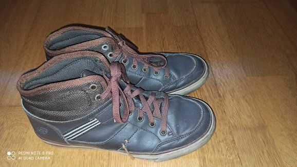 Botas Sketchers pele castanho