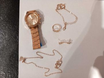 Biżuteria damska zestaw zegarek, bransoletka, kolczyki , pierścionek.
